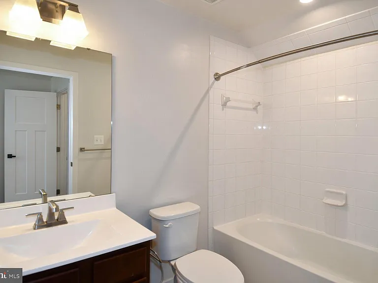 4917 Crest View Dr — Photo 31