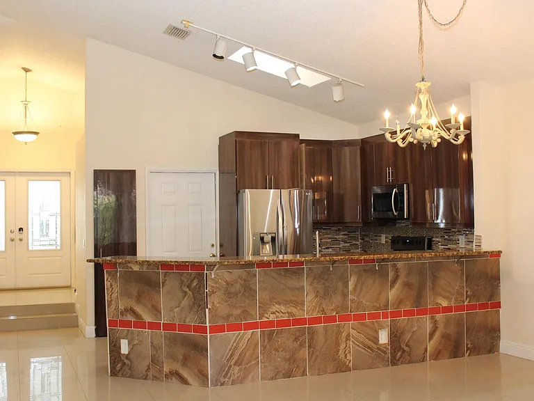 7705 Forest Green Ln — Photo 14