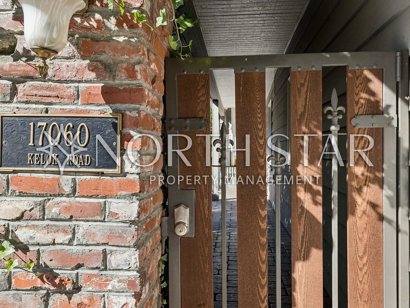 Canal Living in the Heart of Lake Oswego — Photo 3