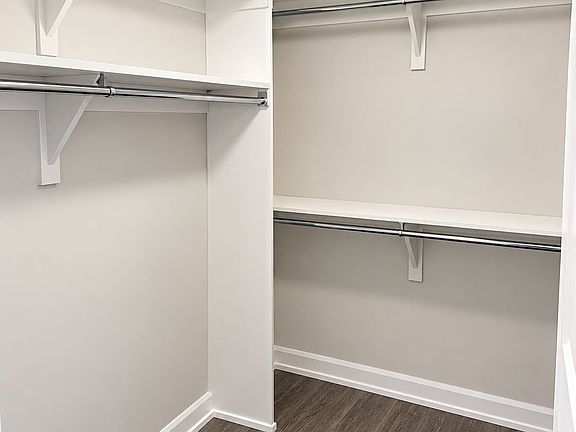 5th image of 738 Azure St #B