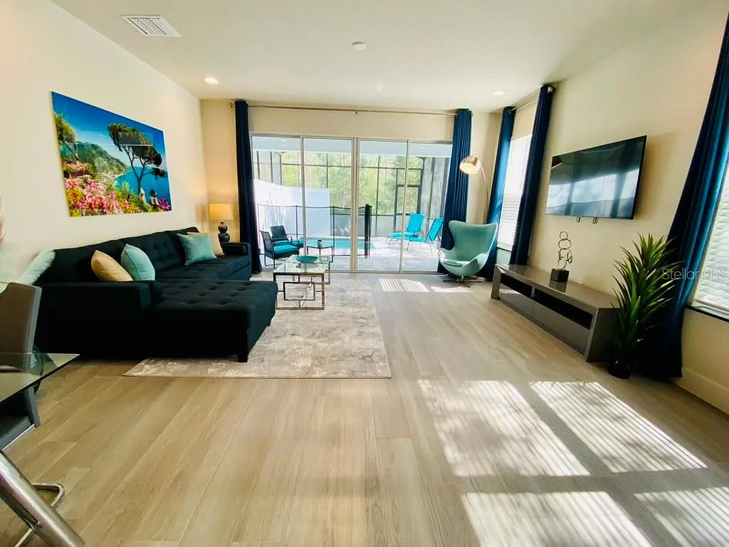 3 bed, 3.0 bath, 1888 sqft, $2,500 — Photo 3