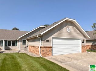 708 2nd St SE APT 111, Orange City, IA 51041