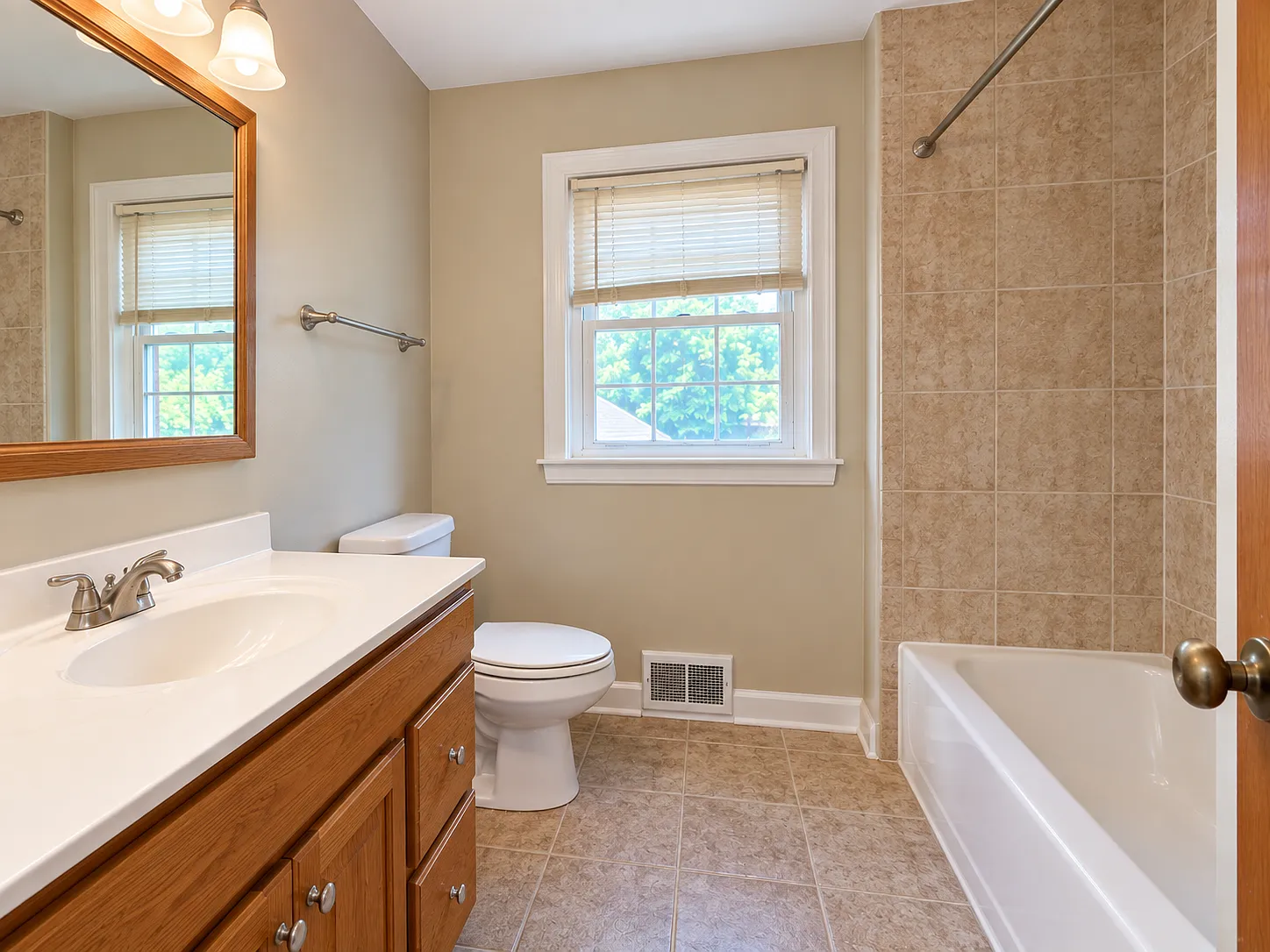 3633 Ingleside Rd - Unit 2 — Photo 3