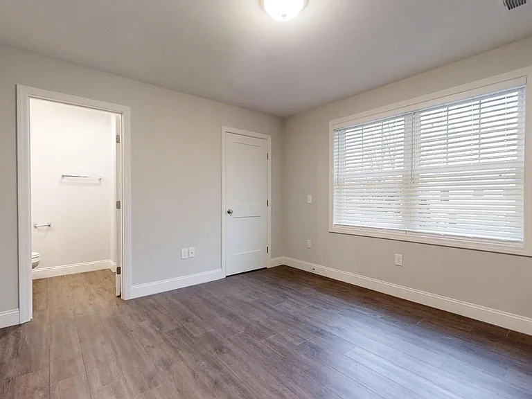 83 Pulaski St — Photo 16