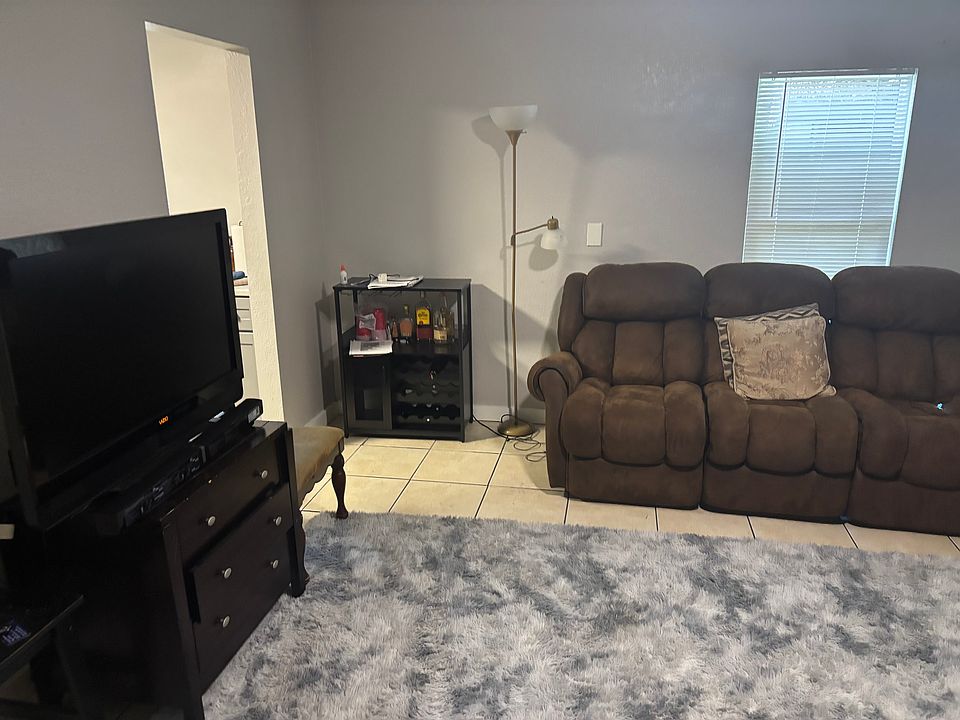 1st image of 2559 Chestnut Woods Dr