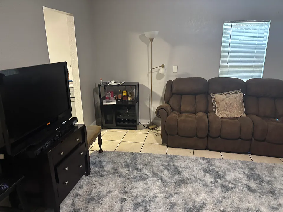 2559 Chestnut Woods Dr