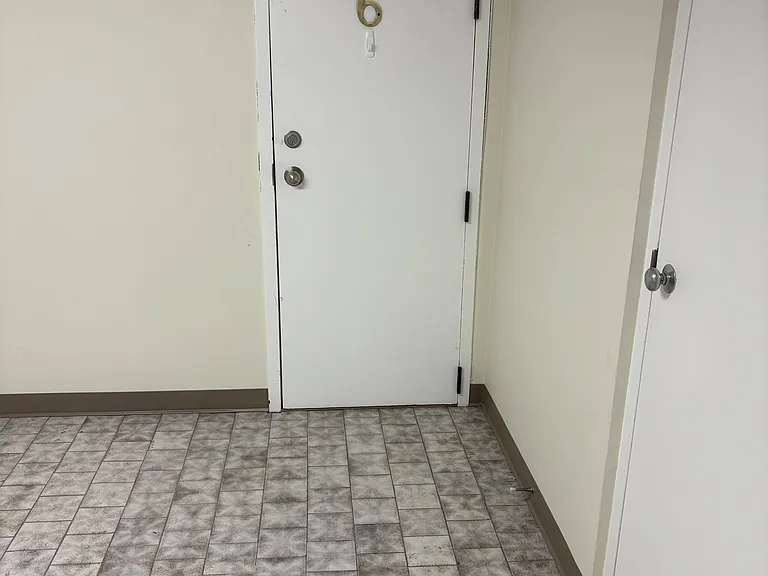 174 Stevenson Rd S #6 — Photo 4