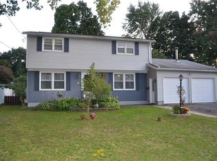 119 Riverglen Rd, Liverpool, NY 13090