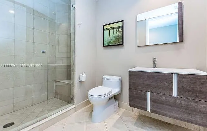 100 S Pointe Dr #3101 — Photo 21