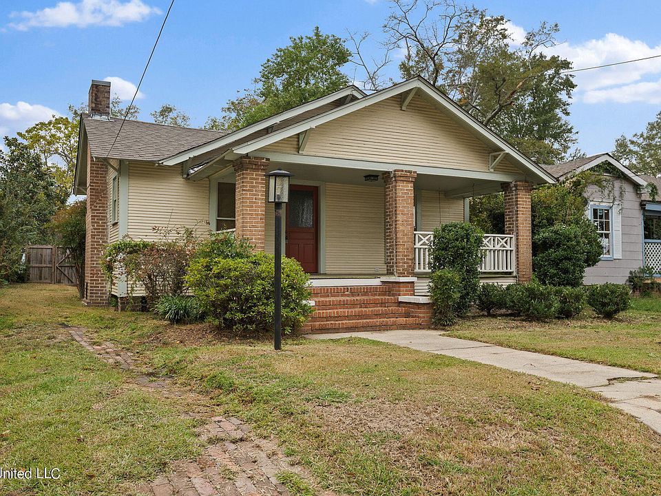 1054 N 1st Ave, Laurel, MS 39440 Zillow