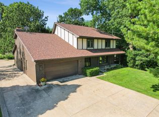 6542 Washington Ave, Windsor Heights, IA 50324