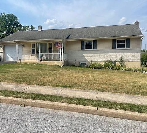 3rd image of 315 Lyman Ave
