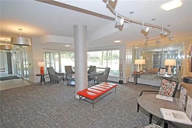 2 bed, 1170 sqft, $1,750 — Photo 4