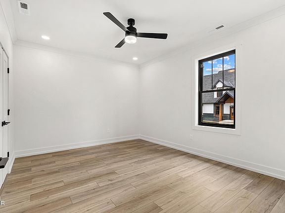 5th image of 1043 Watch Hill Way