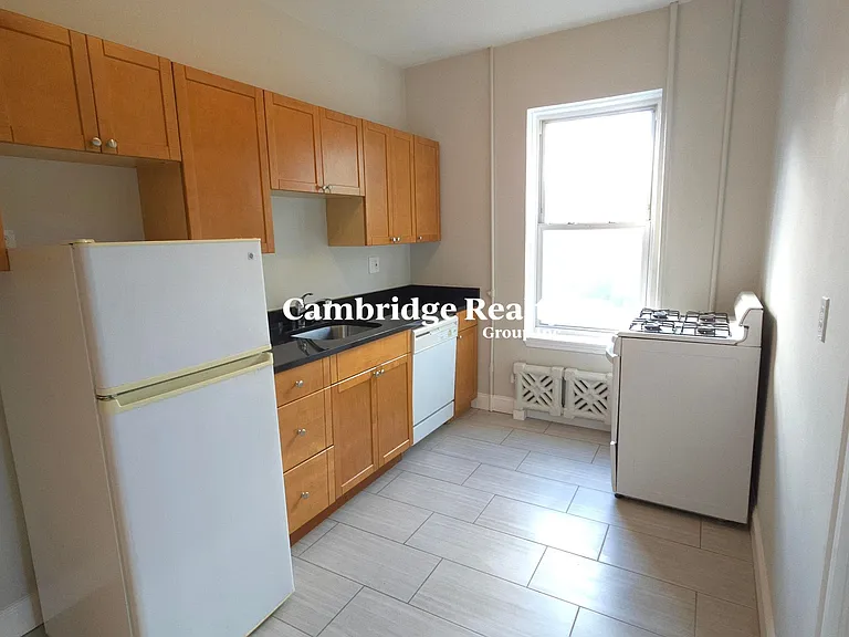 33 Highgate St #6T — Photo 3
