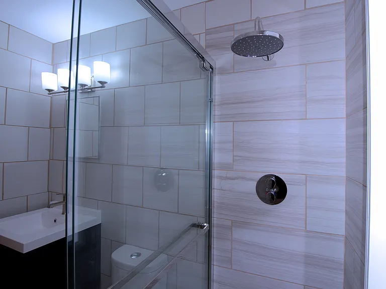 508 W Lakeside St — Photo 18