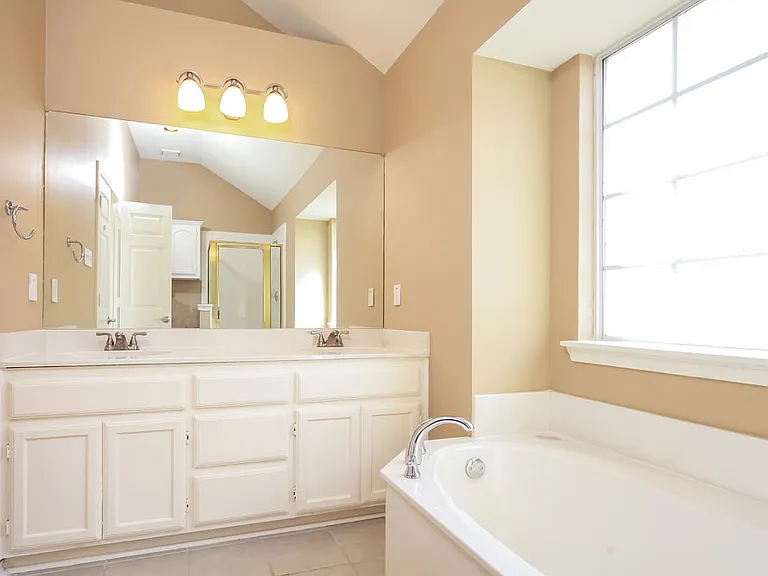 3011 Renaissance Dr — Photo 7