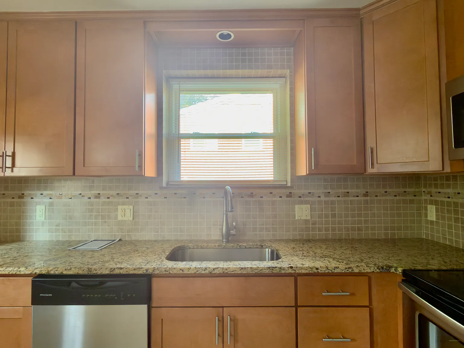 1 bed, 700 sqft, $1,050 — Photo 4