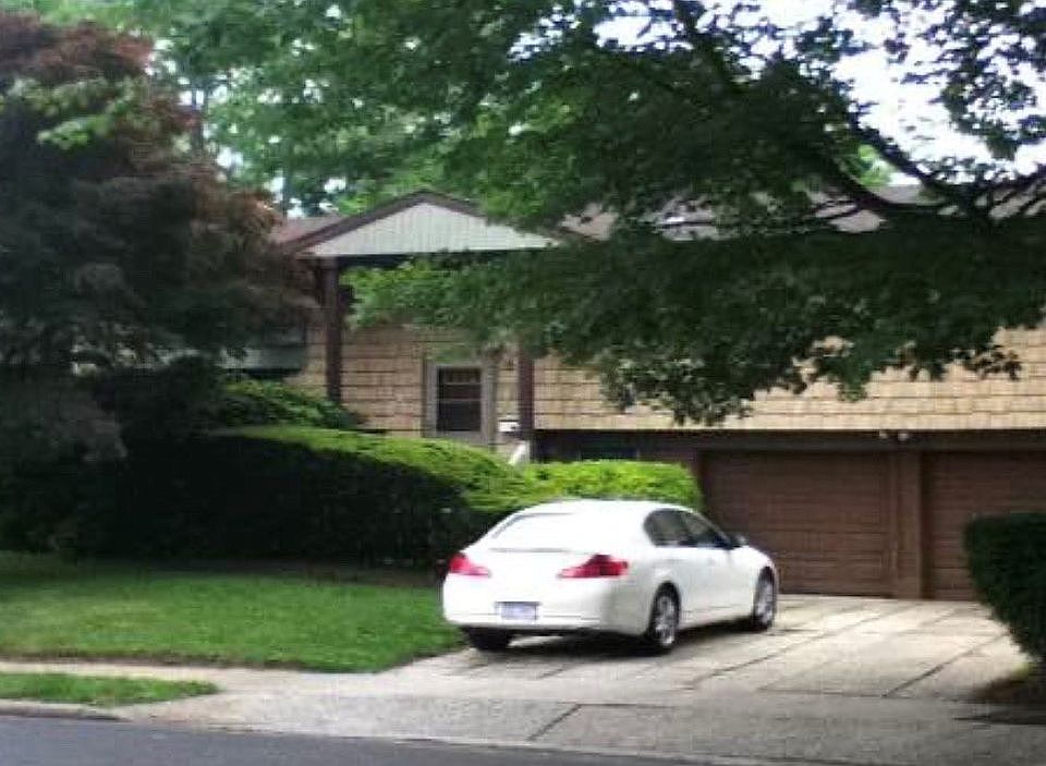 1st image of 25 Thorman Ln