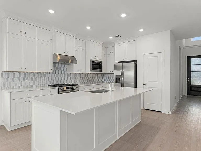 6411 Symphony Wave Dr — Photo 5
