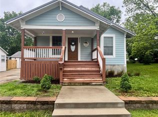 809 Pacific Ave, Osawatomie, KS 66064