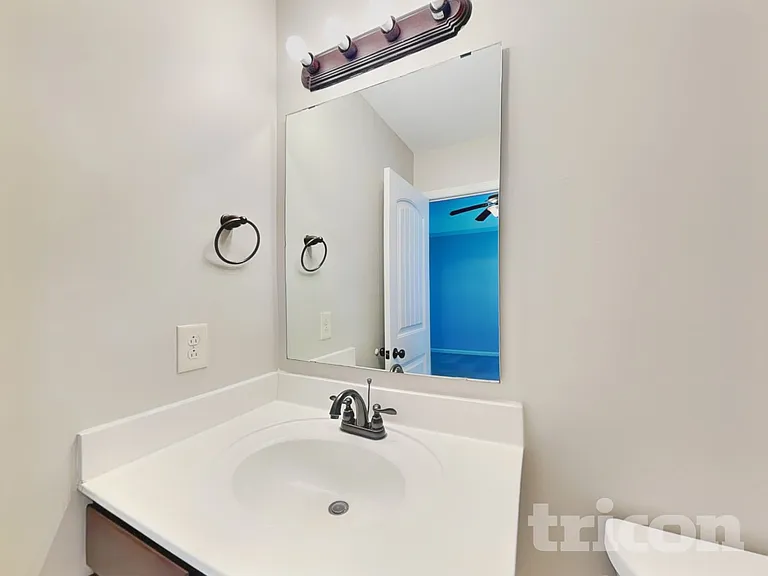 1037 Dwight Eisenhower Way — Photo 7