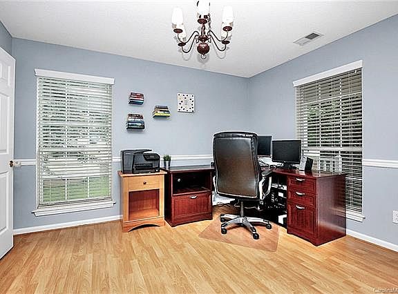 4th image of 370 Schad Ct SW