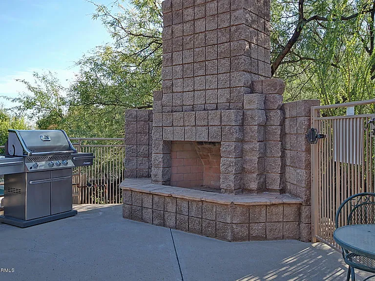 6655 N Canyon Crest Dr #23201 — Photo 16