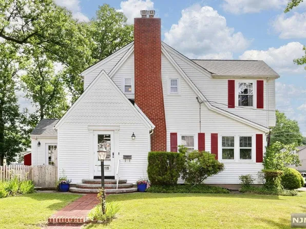 115 Howard St, Dumont, NJ 07628