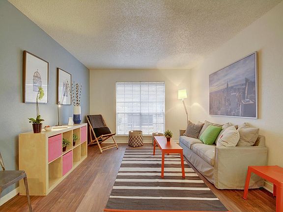 4th image of 2520 Elmont Dr APT 206A