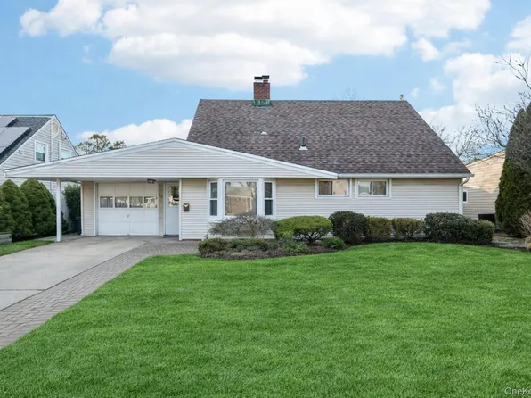 56 Jester Lane, Levittown, NY 11756