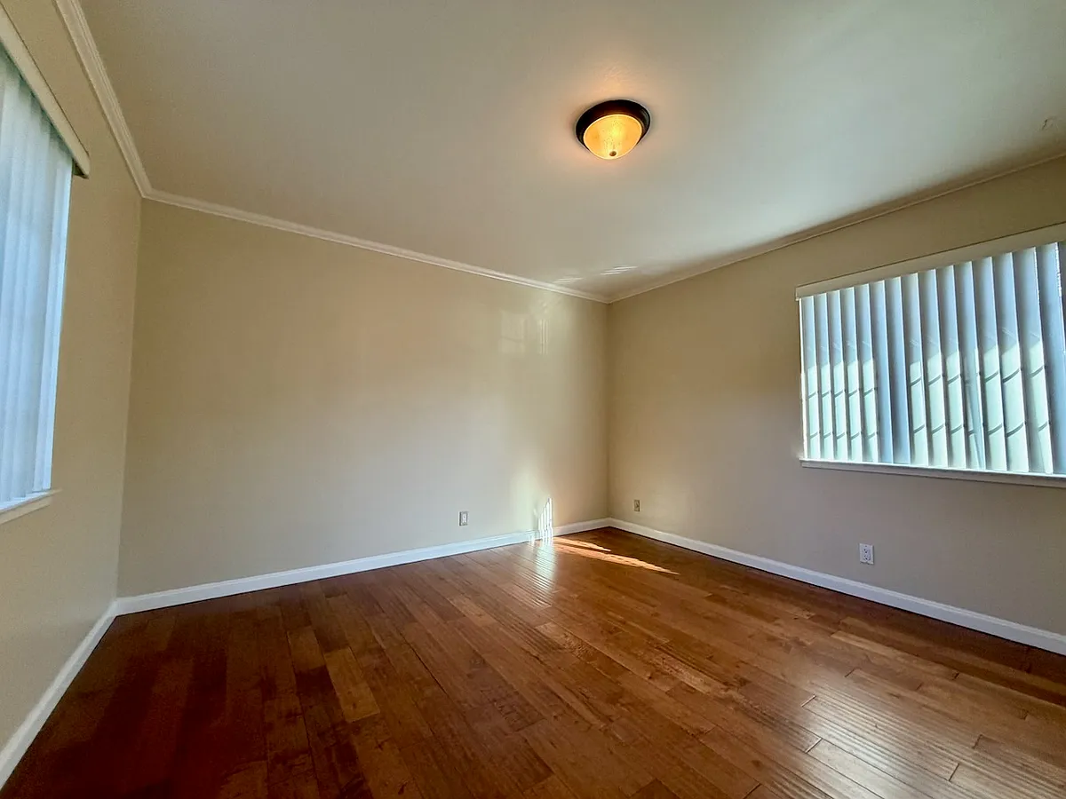 Building Photo - 715 Pettis Ave #1