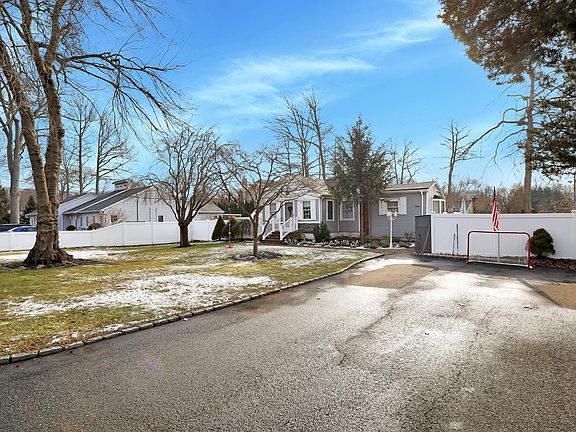 3rd image of 38 Florence Ave