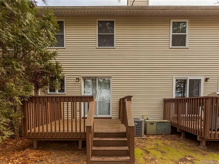 22 Windwood Dr #22 — Photo 3