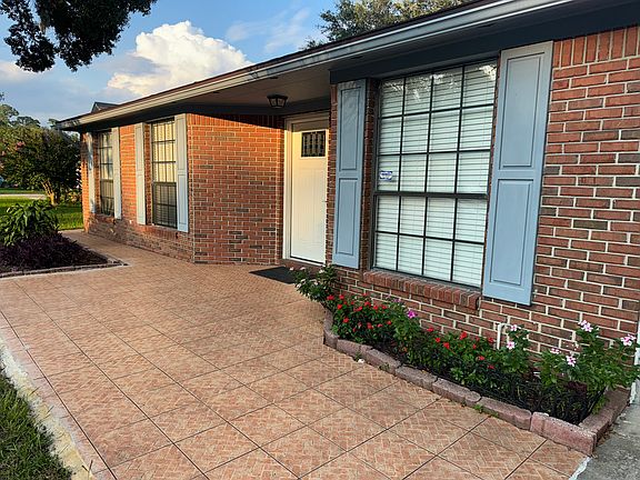 4th image of 3235 Glendyne Dr W