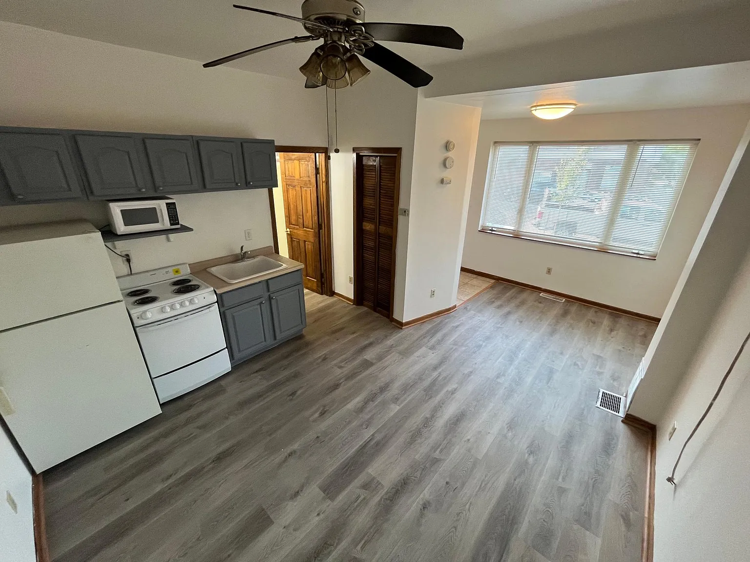 5813 W National Ave — Photo 1