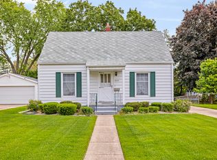 1033 S Bowen St, Jackson, MI 49203
