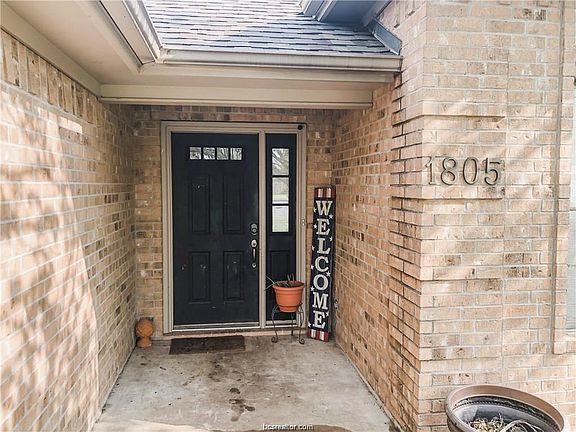 2nd image of 1805 Francis Cir