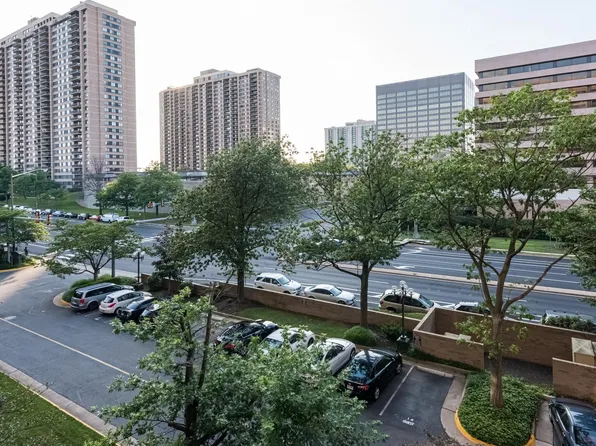 3713 George Mason Dr APT 409, Falls Church, VA 22041