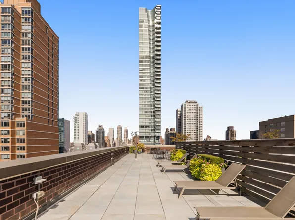 245 East 54th Street image 11 of 14