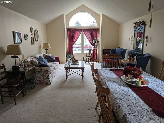 3rd image of 16030 NE 14th Cir