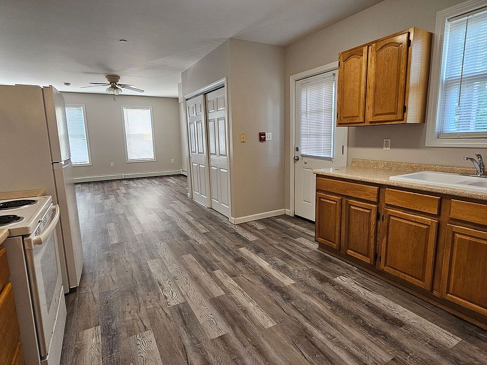 1st image of 194-202 Auburn St #2