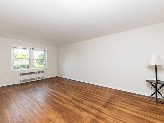 4th image of 195 N Village Ave APT 1B