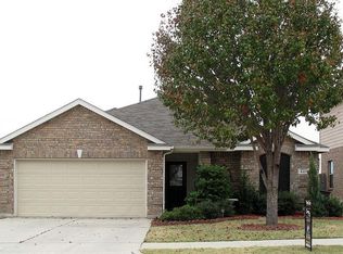 621 Chalk Knoll Rd, Wht Settlemt, TX 76108