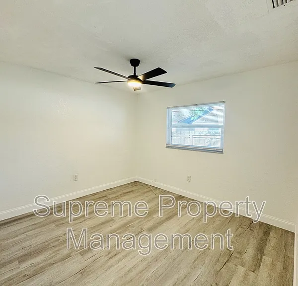 3154 Pine Tree Ave #2 — Photo 6