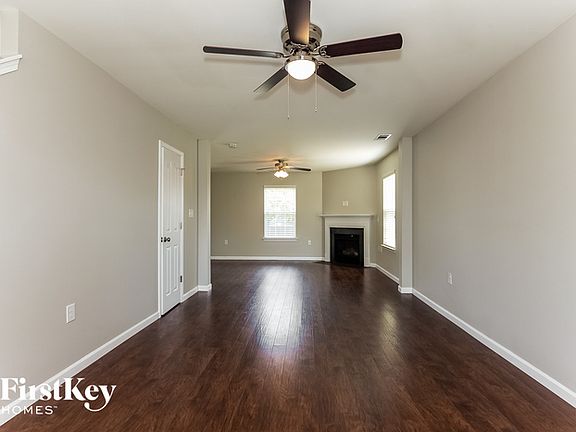 2nd image of 2918 Village Center Dr