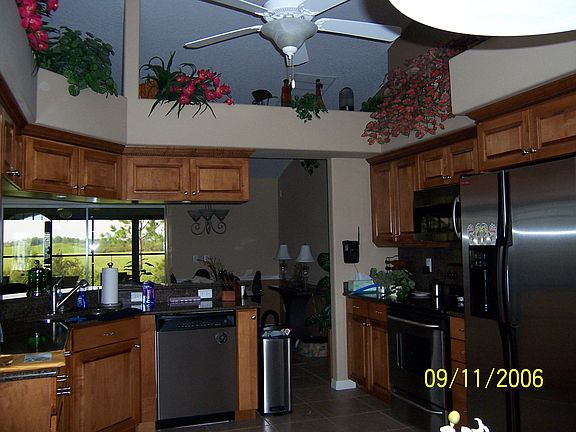 Kitchen w/ Stainless Appliances