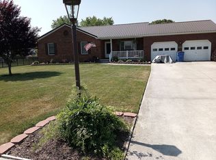 27 Ashfield Dr, Littlestown, PA 17340
