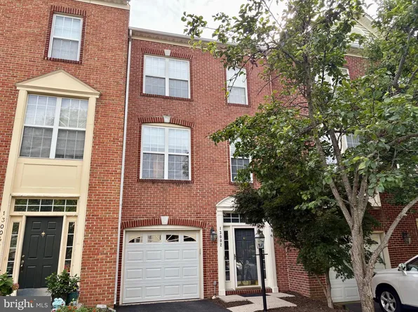 13002 Park Crescent Cir, Herndon, VA 20171
