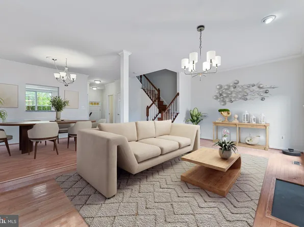 2407 Fieldcreek Dr, Herndon, VA 20171